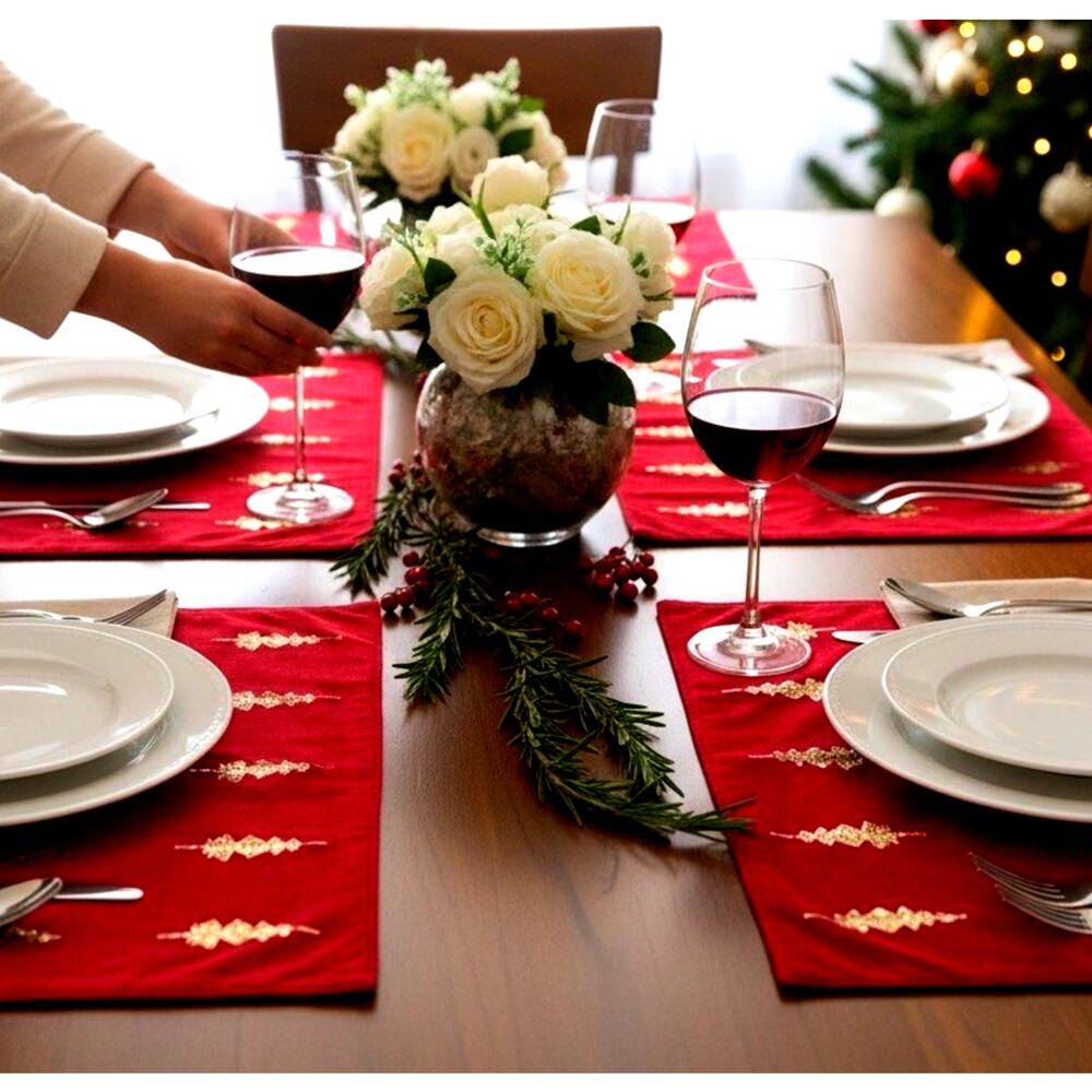 4 Nicole Miller Holiday Christmas Velour Velvet Placemats Red Gold Trees 13x19